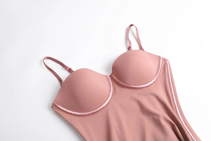 Unsichtbare Shapewear – nahtloser, formender Body